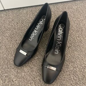 Calvin klein black pumps